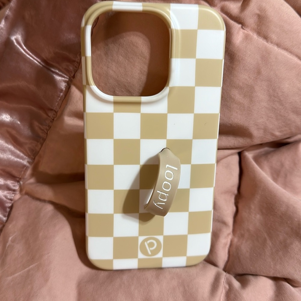 iPhone 14 pro sand dollar checkered lefty